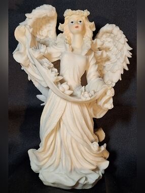 Ivory Angel Figurine Home Art Statue - Decorative Resin Sculpture
